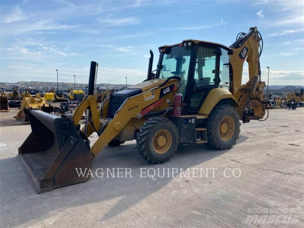CAT 440 反铲装载机