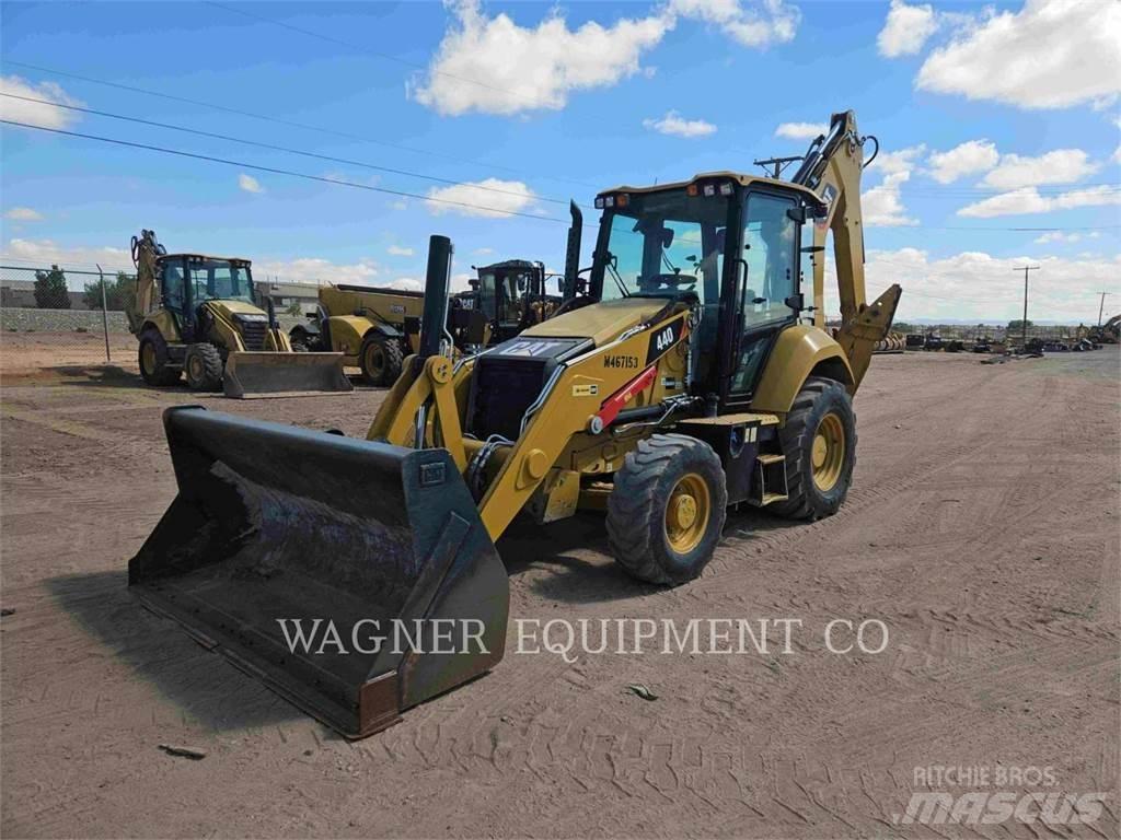 CAT 440 反铲装载机