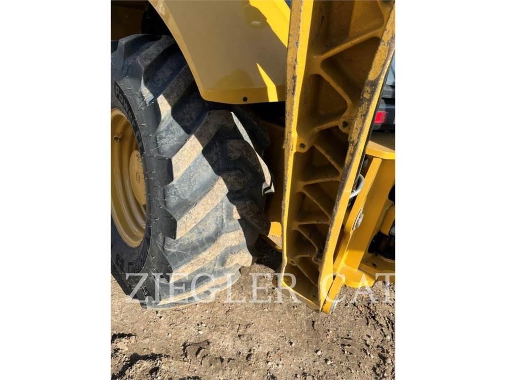CAT 440IT 反铲装载机