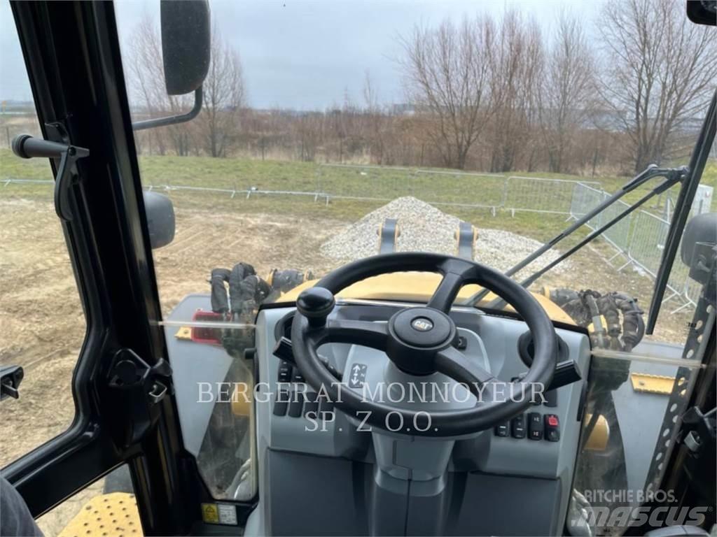 CAT 444F2 反铲装载机