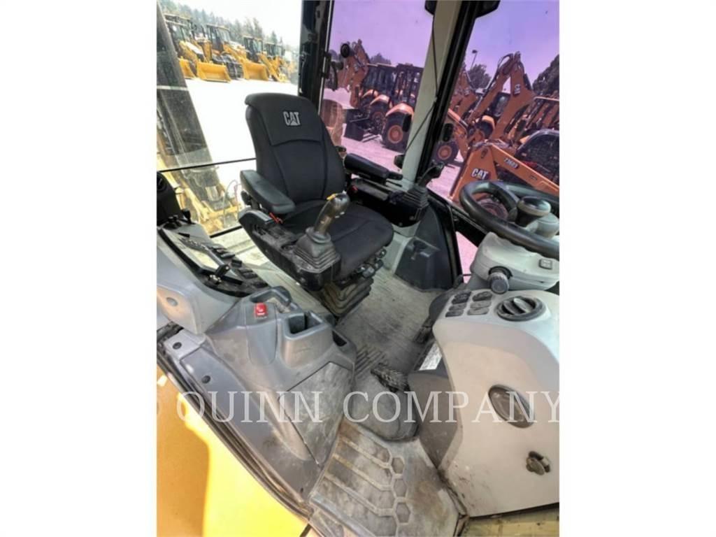 CAT 450 反铲装载机