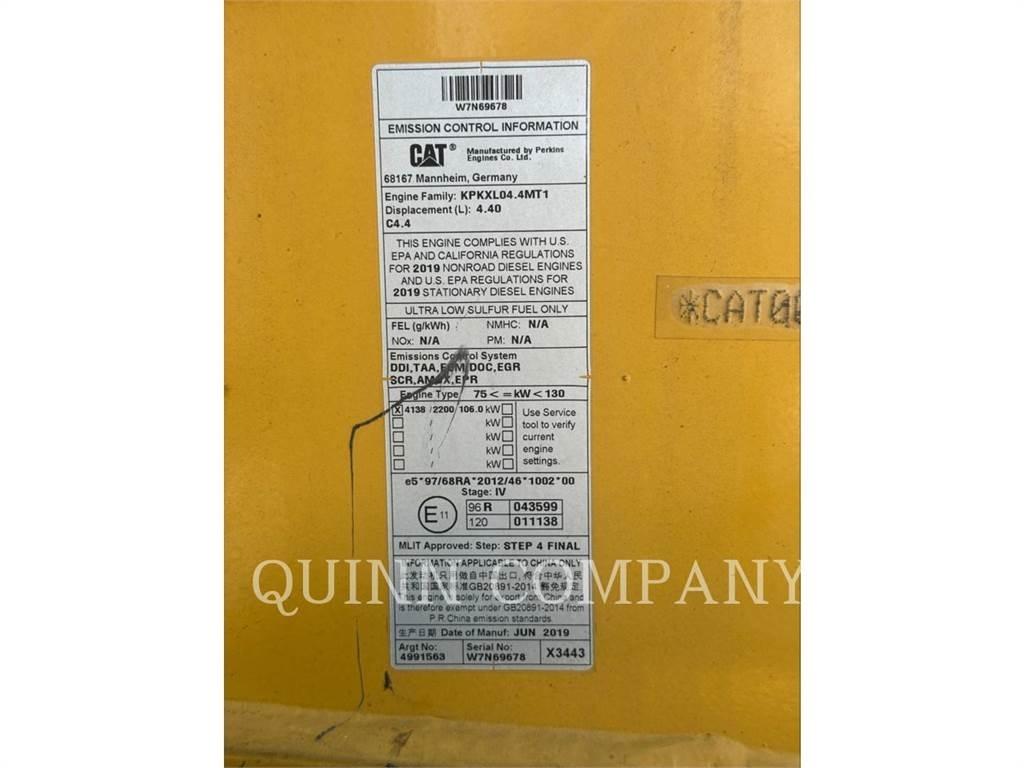 CAT 450 反铲装载机