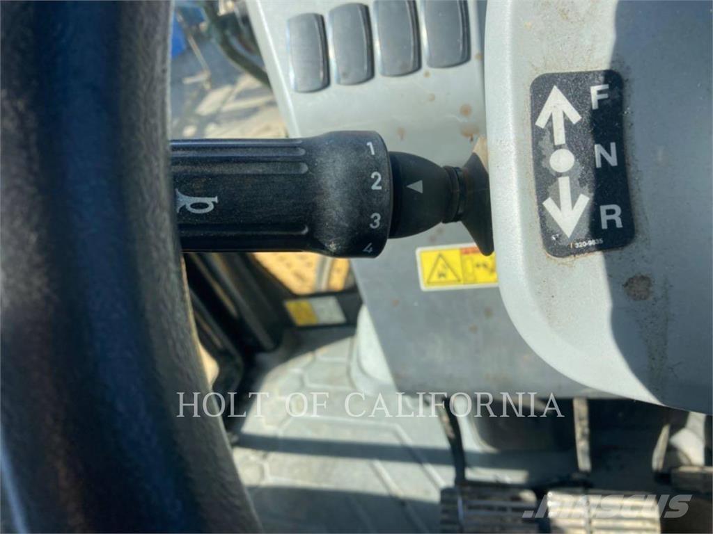 CAT 450 反铲装载机