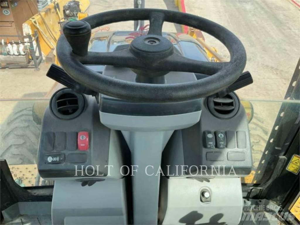 CAT 450F 反铲装载机