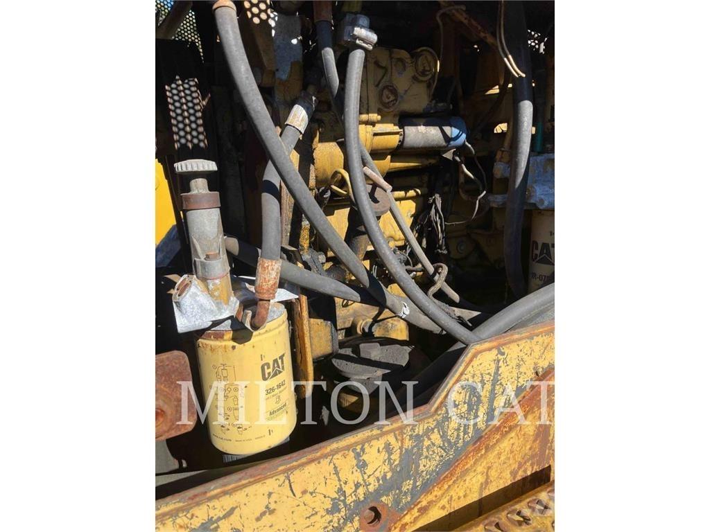 CAT 525B 粉碎机