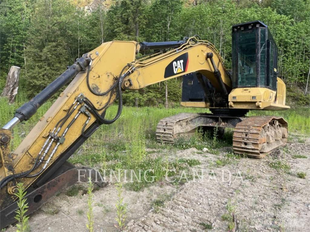 CAT 548 FM 履带挖掘机