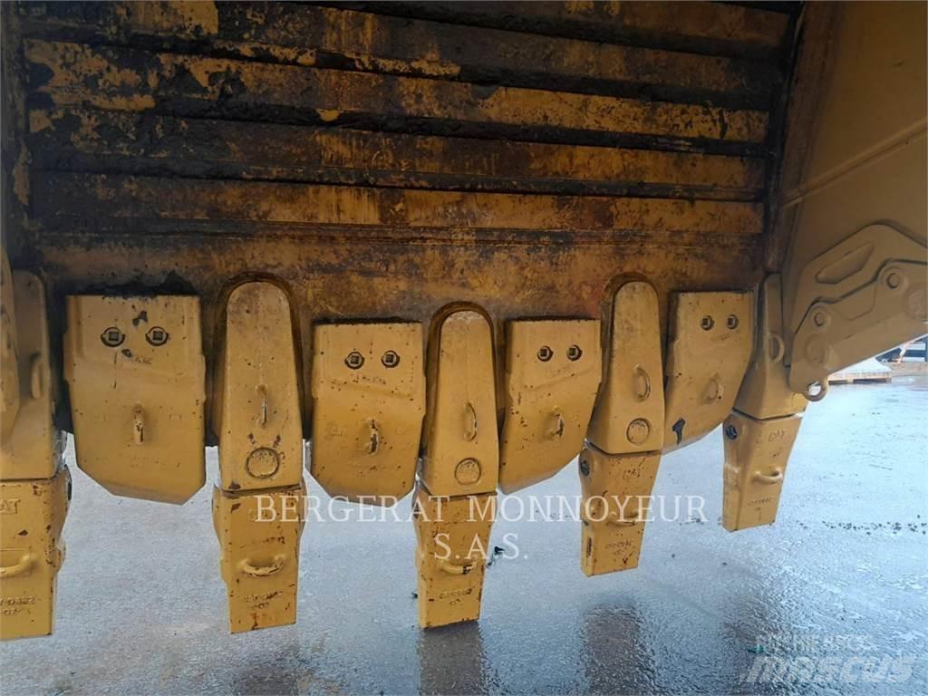 CAT 6015B 履带挖掘机