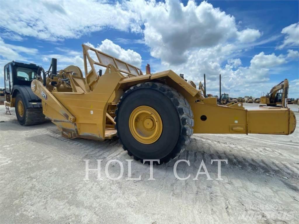 CAT 621 铲运机