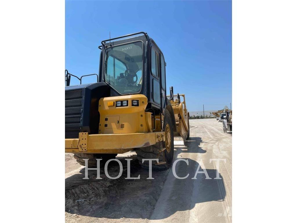 CAT 621 铲运机