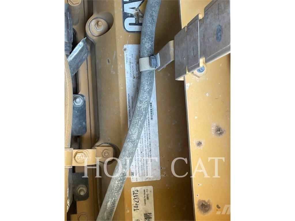 CAT 621 铲运机