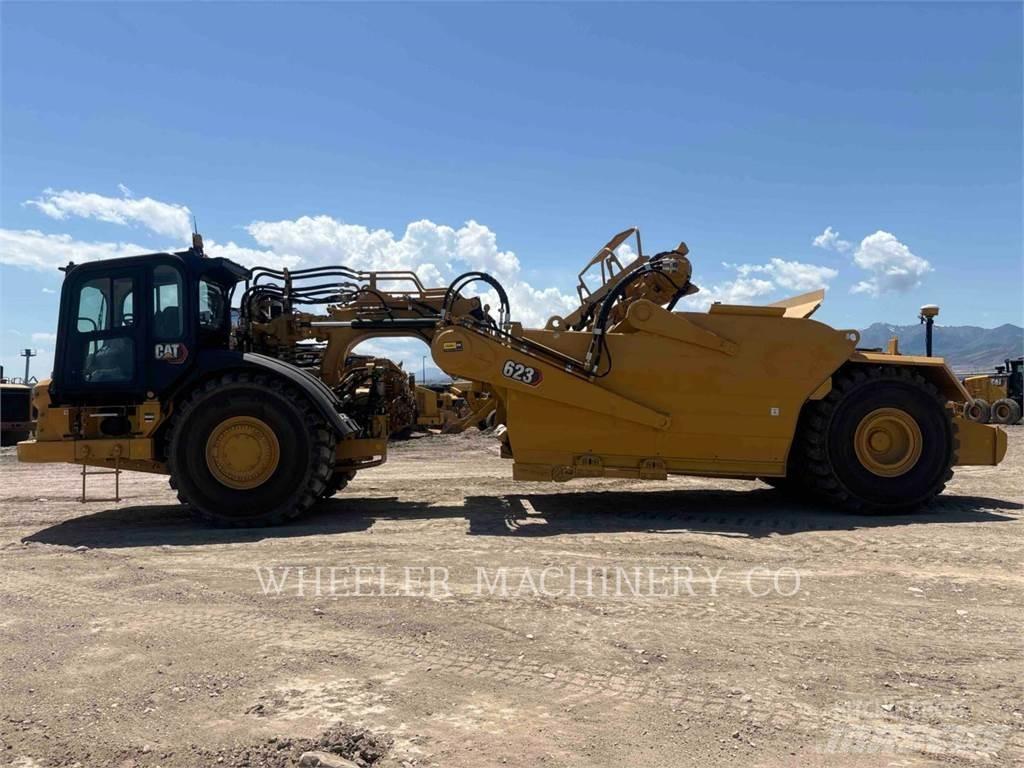 CAT 623 铲运机