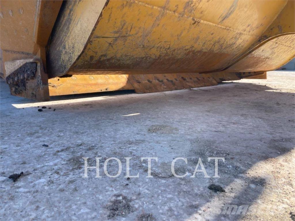 CAT 631 铲运机
