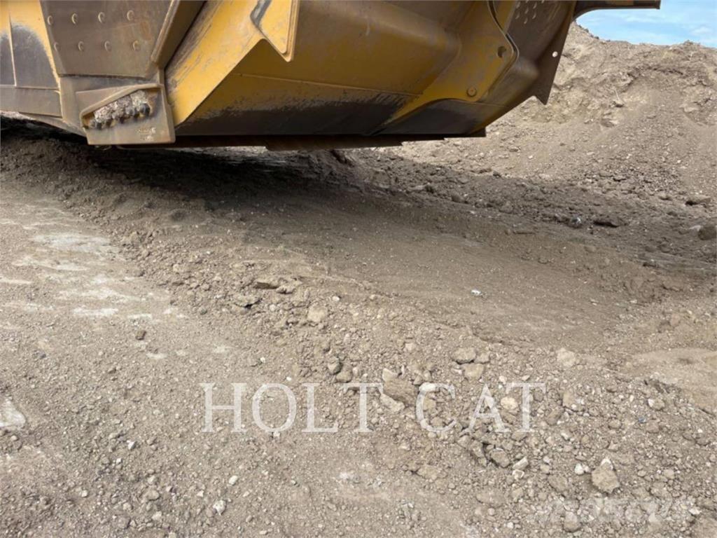 CAT 631 铲运机