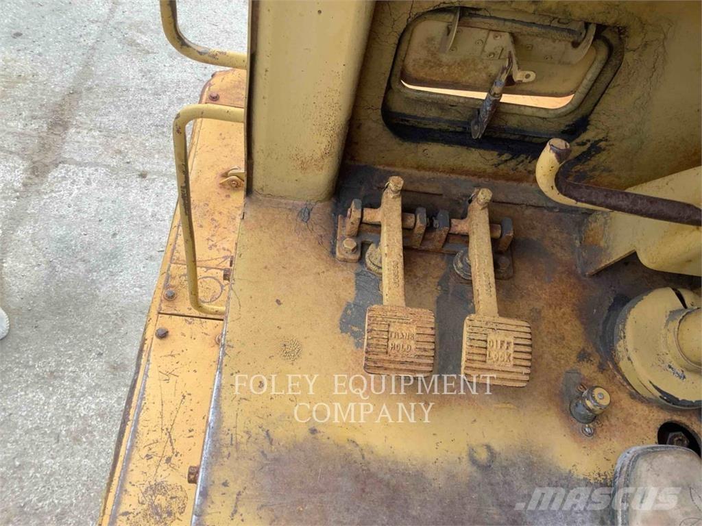 CAT 631D 铲运机