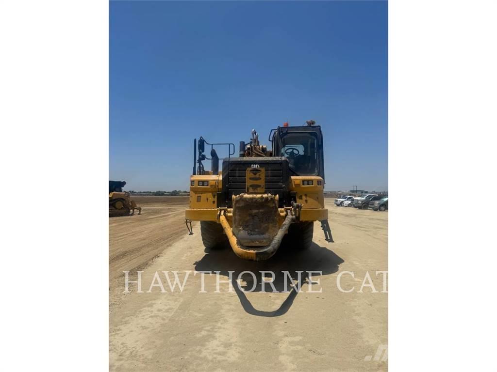 CAT 657 铲运机