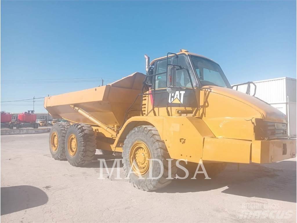 CAT 725 铰接式自卸车