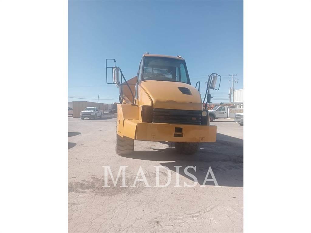 CAT 725 铰接式自卸车