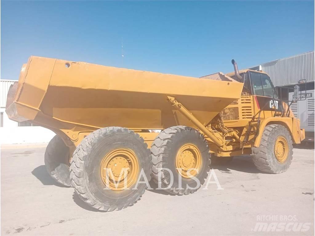 CAT 725 铰接式自卸车