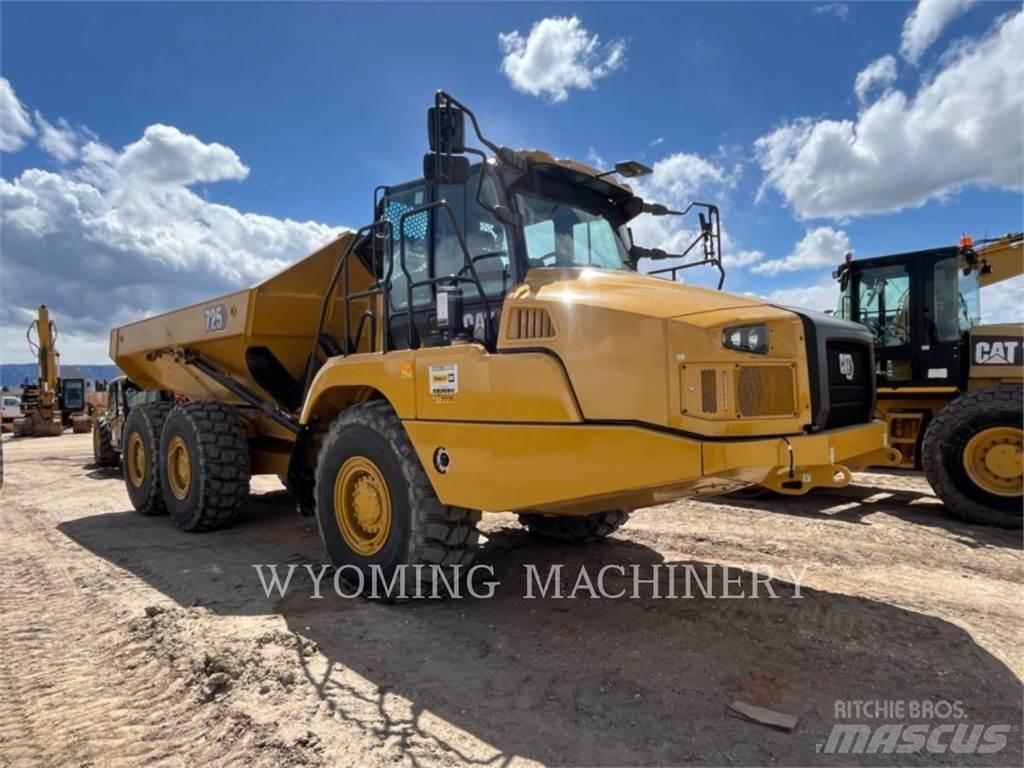 CAT 725 铰接式自卸车