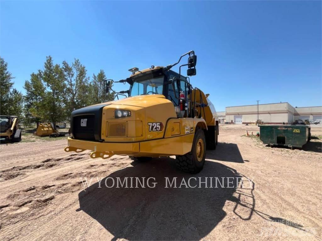 CAT 725 铰接式自卸车