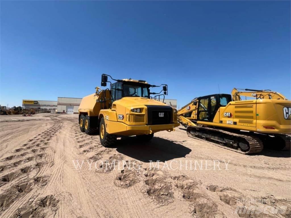 CAT 725 铰接式自卸车