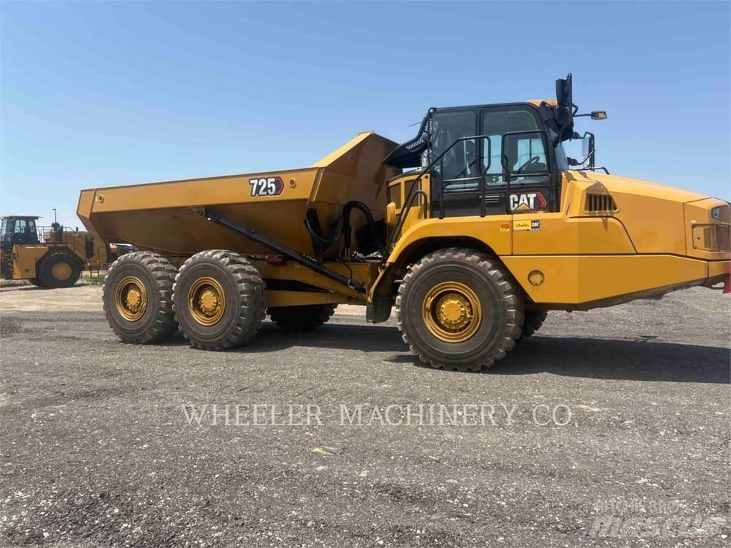 CAT 725 铰接式自卸车