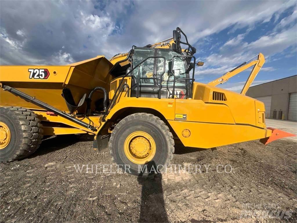 CAT 725 铰接式自卸车