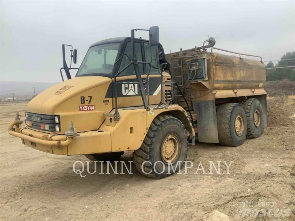 CAT 725 铰接式自卸车