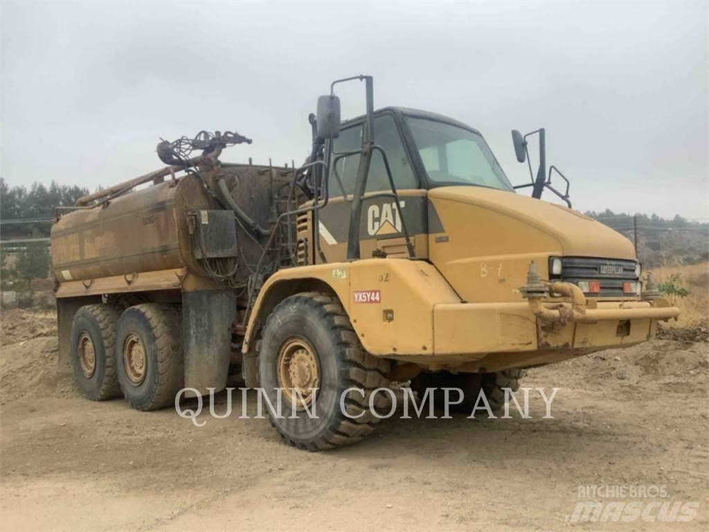 CAT 725 铰接式自卸车