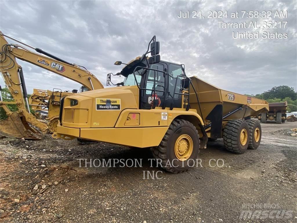 CAT 725 铰接式自卸车