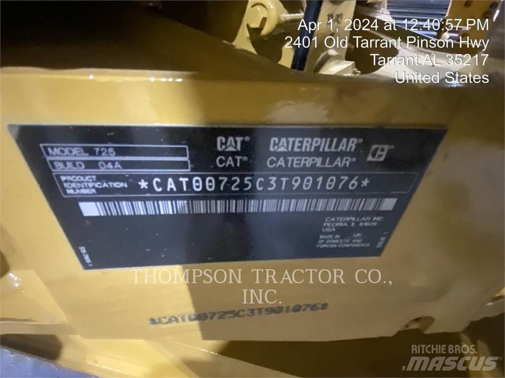 CAT 725 铰接式自卸车