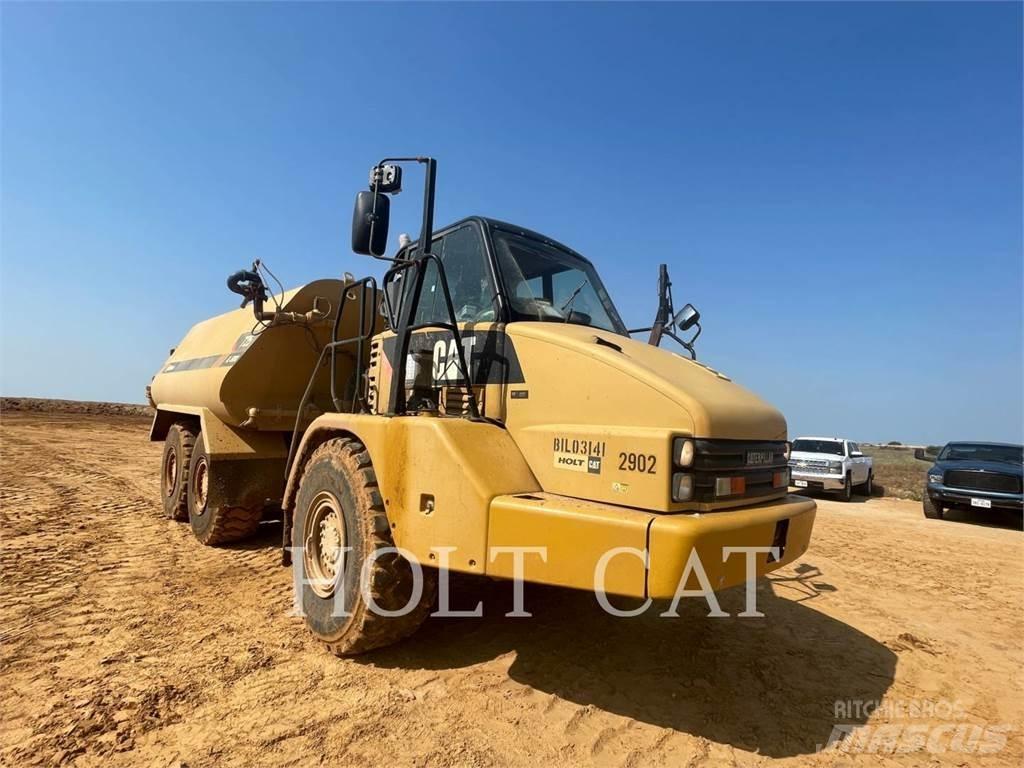 CAT 725 铰接式自卸车