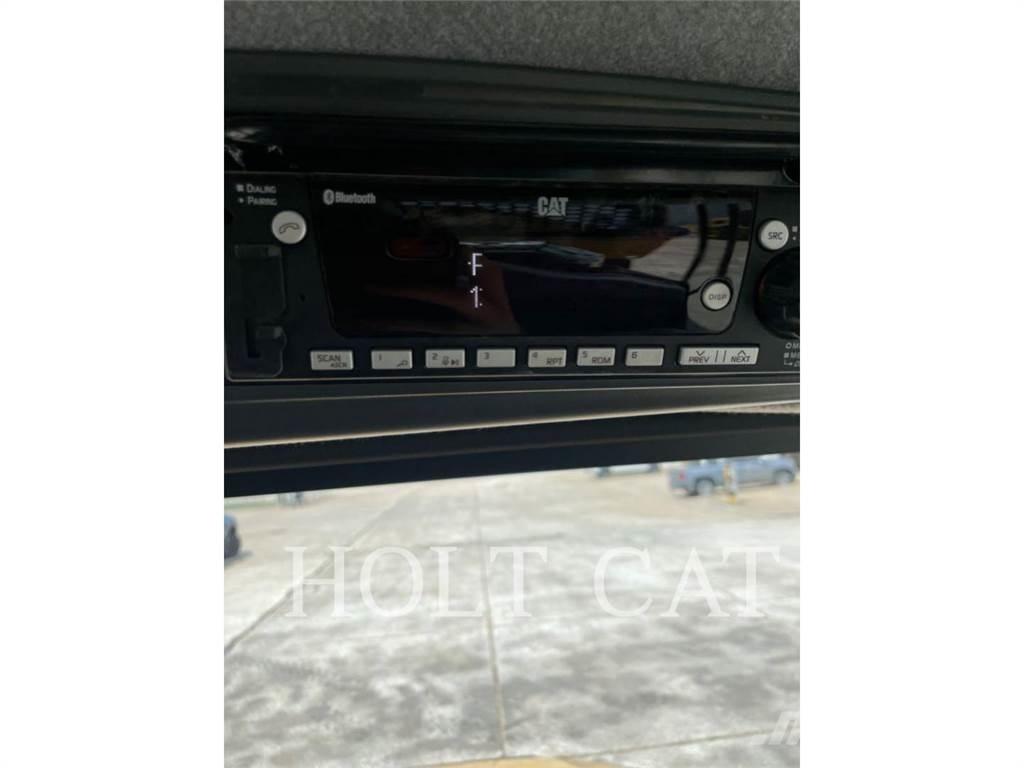 CAT 725 铰接式自卸车
