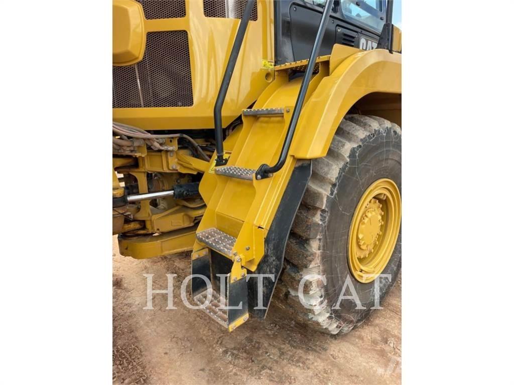 CAT 725 铰接式自卸车