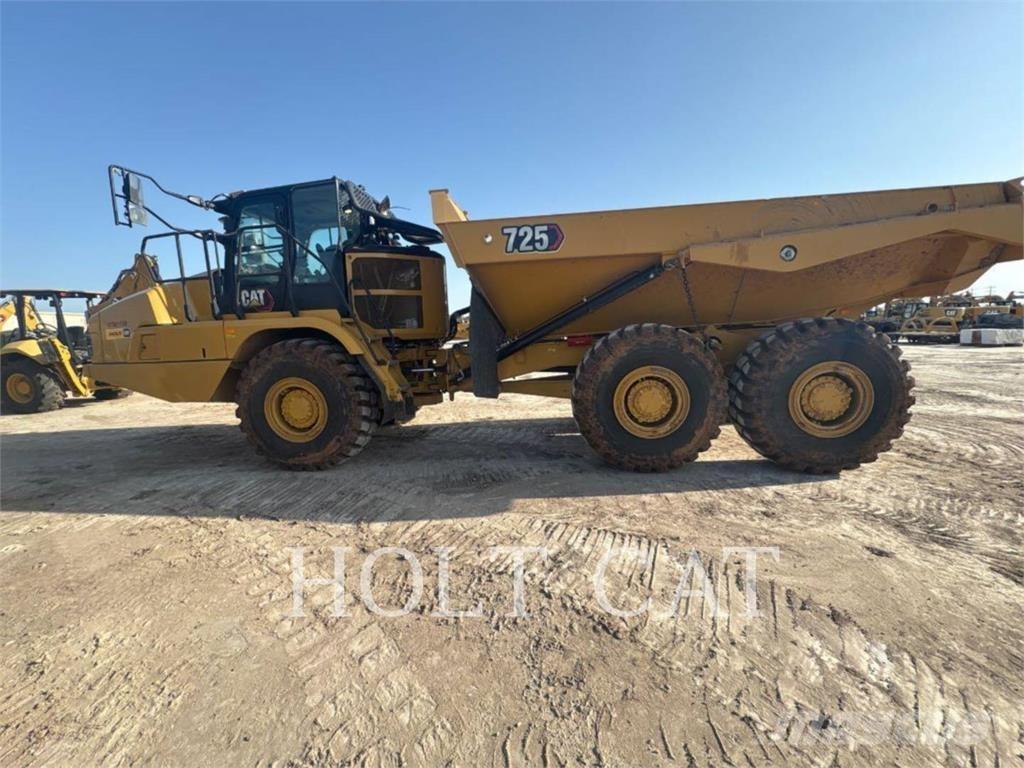 CAT 725 铰接式自卸车