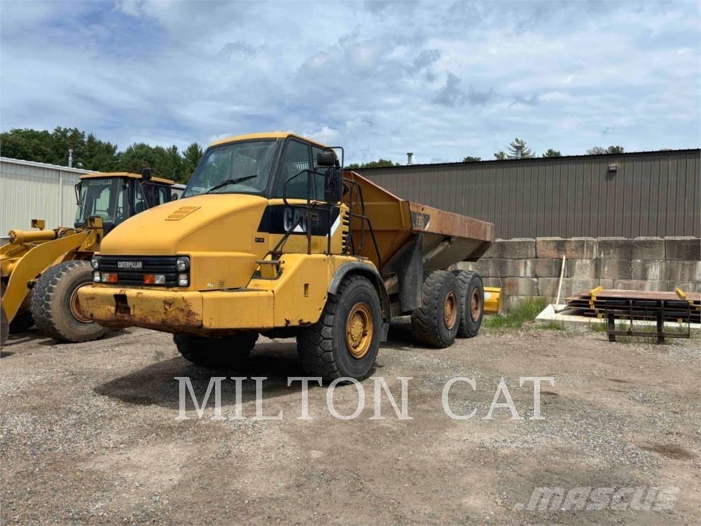 CAT 725 铰接式自卸车