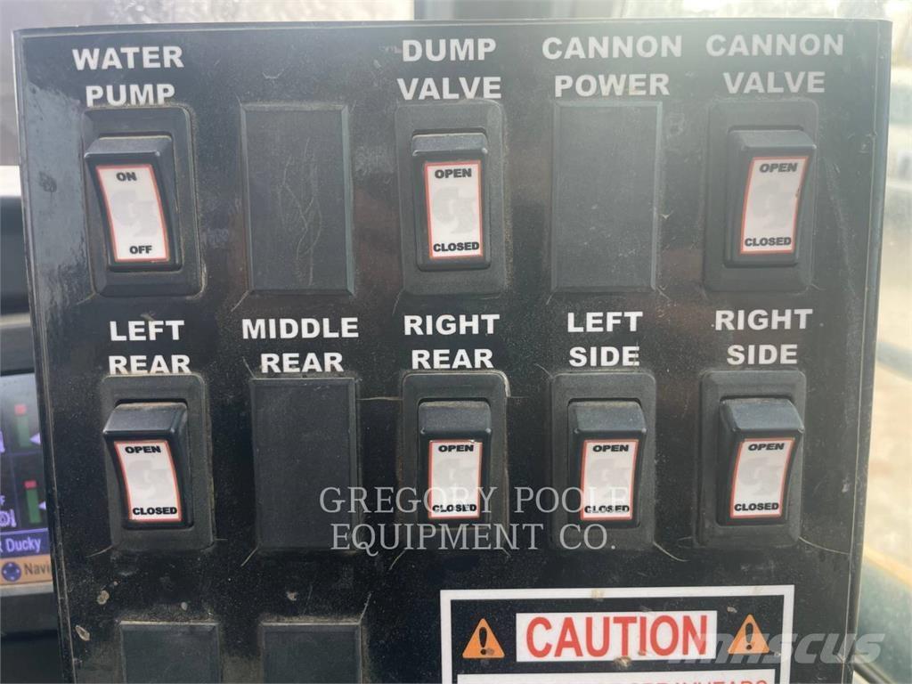 CAT 725 C 铰接式自卸车