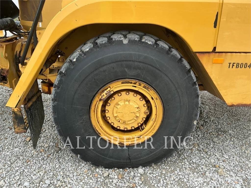 CAT 725C 铰接式自卸车
