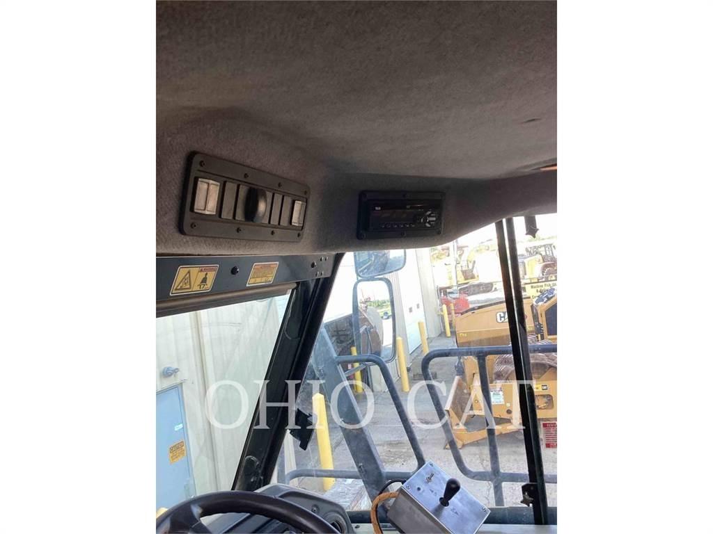 CAT 725C 铰接式自卸车