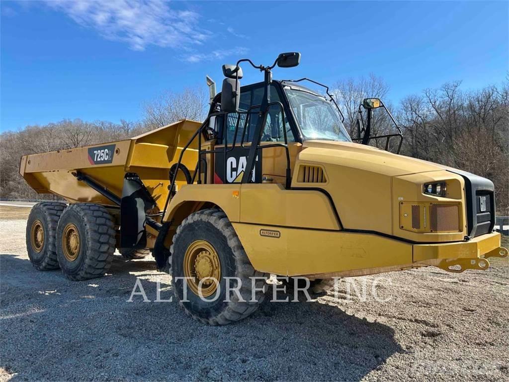 CAT 725C2 铰接式自卸车