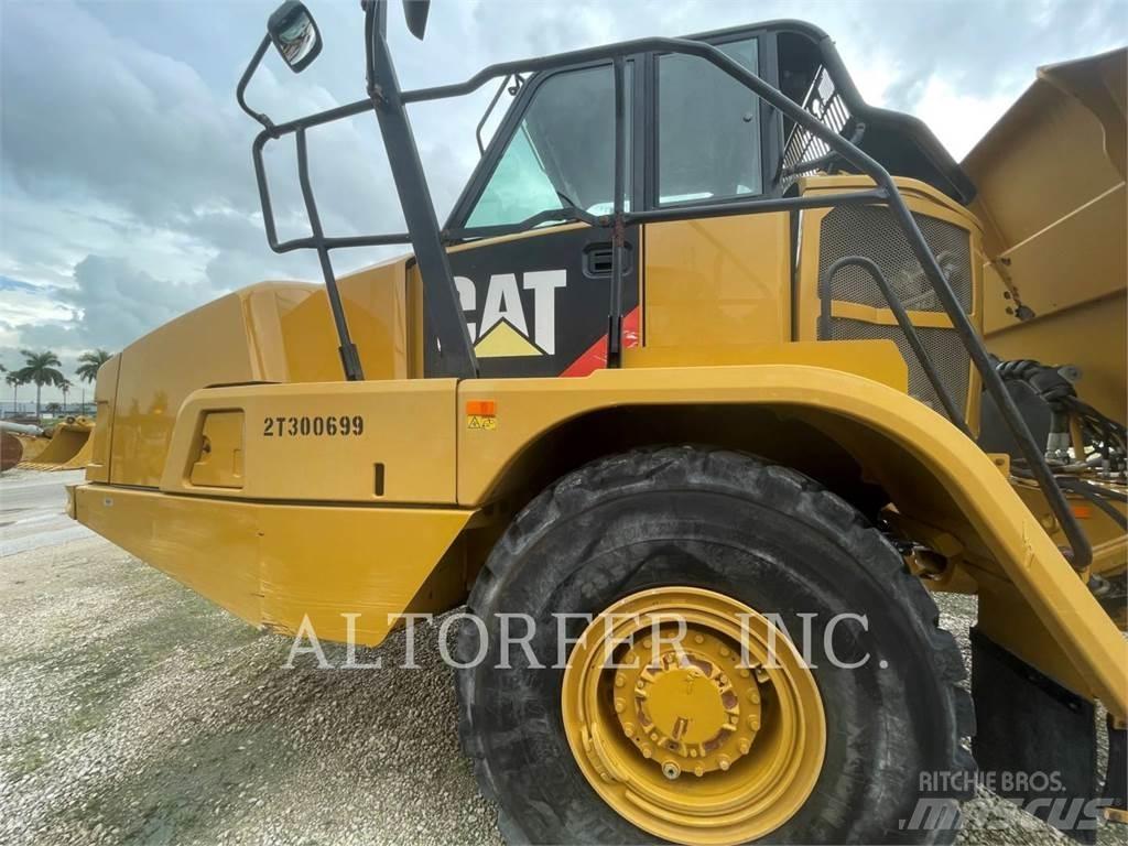 CAT 725C2 铰接式自卸车