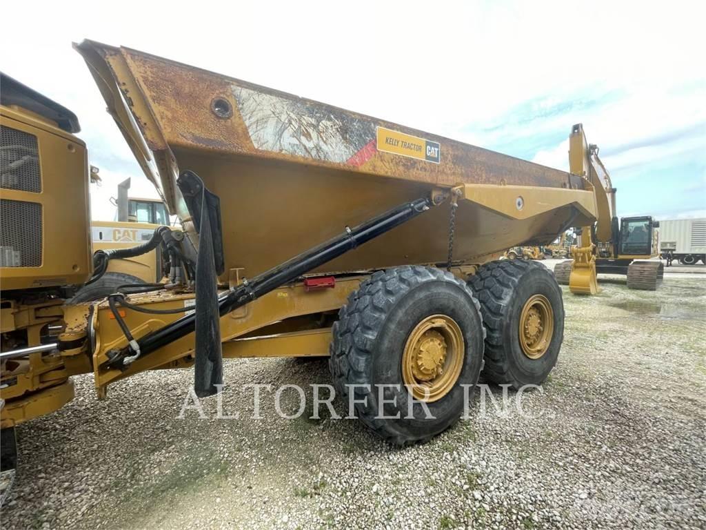 CAT 725C2 铰接式自卸车
