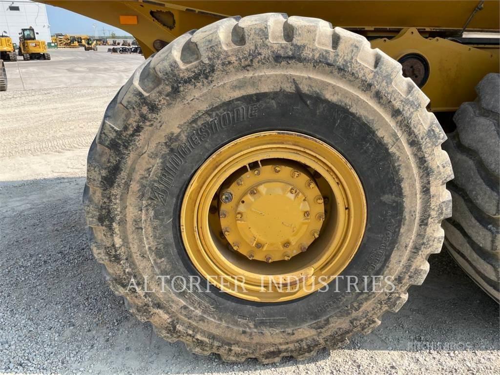 CAT 725C2 铰接式自卸车
