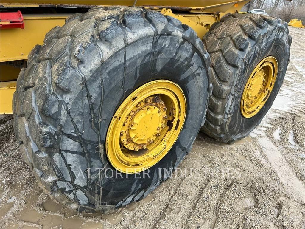 CAT 725C2 铰接式自卸车