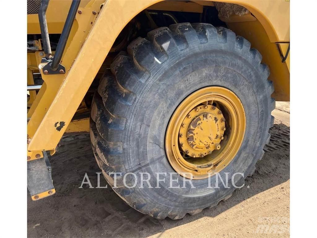 CAT 725C2 铰接式自卸车