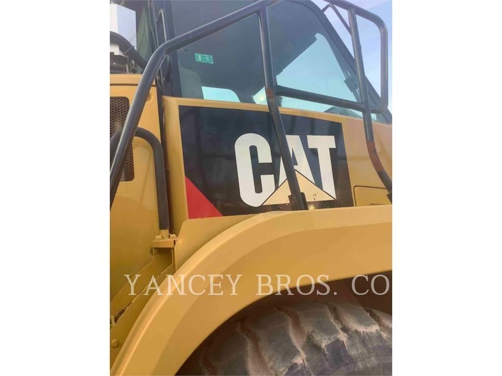 CAT 725C2 铰接式自卸车