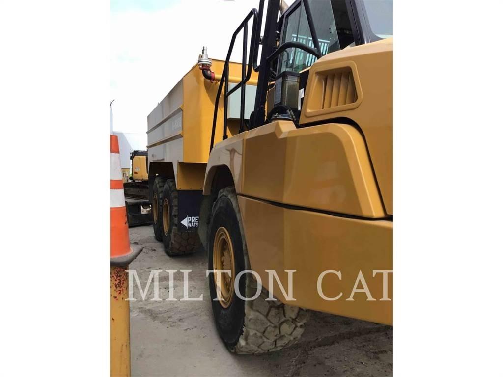 CAT 725C2 铰接式自卸车