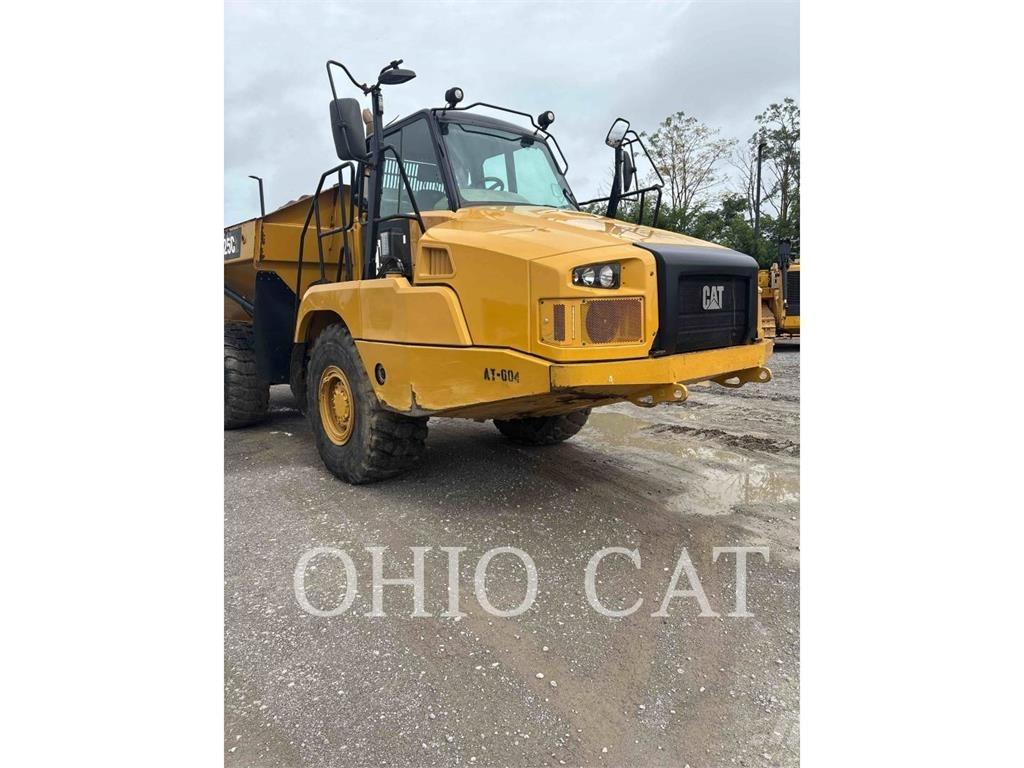 CAT 725C2 铰接式自卸车