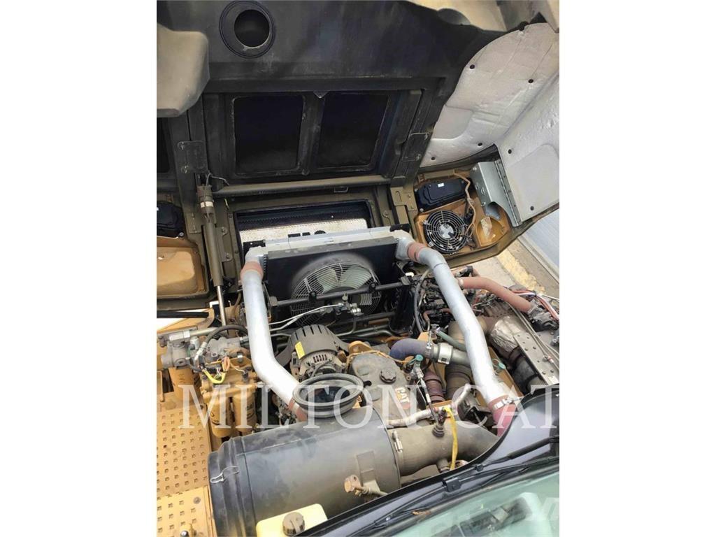 CAT 725C2 铰接式自卸车