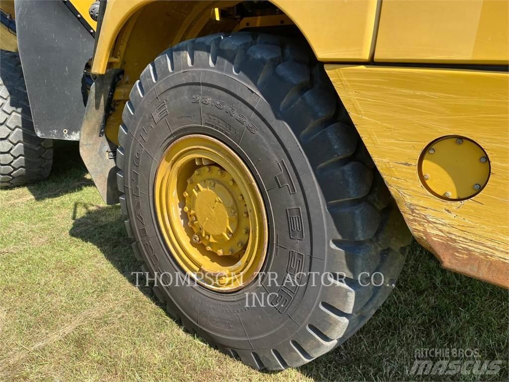 CAT 730 铰接式自卸车